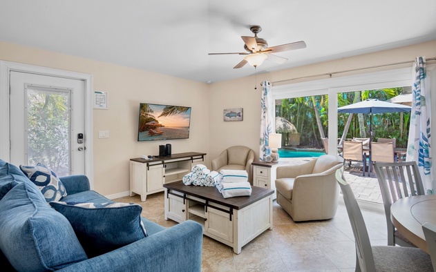 Ainsley Beach House 9