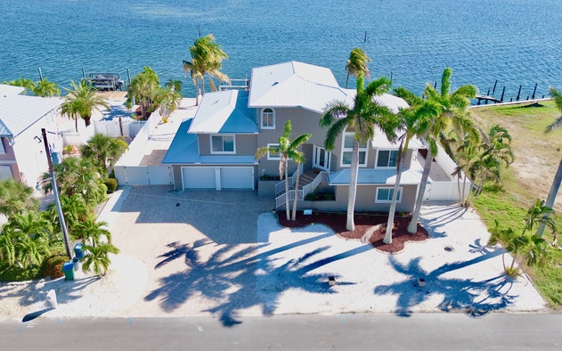 White Pelican House 8