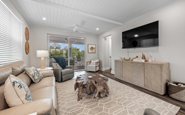 Coastal Escape at Hunter's Point 9