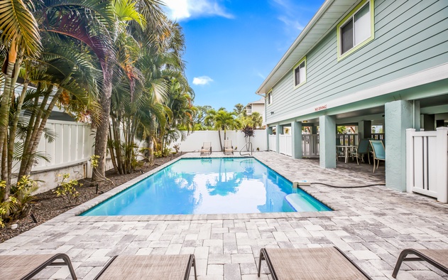 The Palms 2 5
