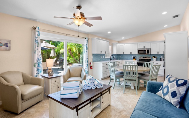 Ainsley Beach House 4