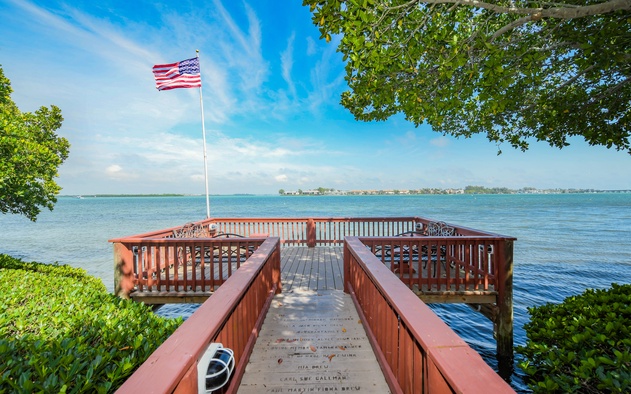 Beach and Bay Getaway at Runaway Bay #139 8