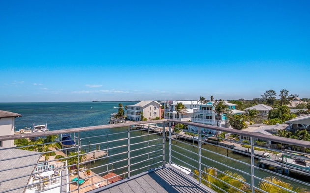 Aqua Bay 5