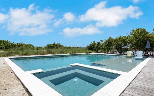 Beachfront Bungalow 7