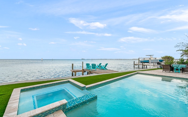 Bayfront Paradise (AMIL) 2