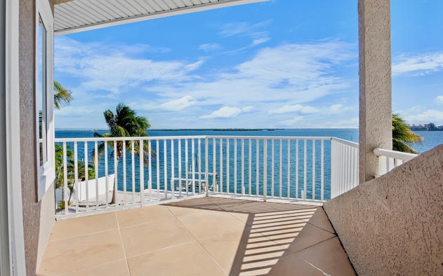 White Pelican House 7