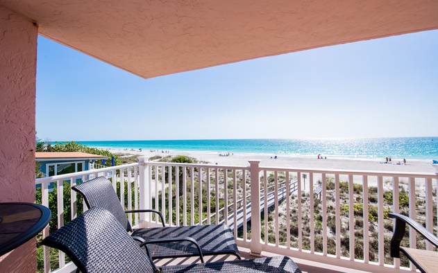 Anna Maria Island Club 20