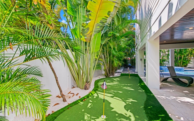 Crystal Waves Oasis 8
