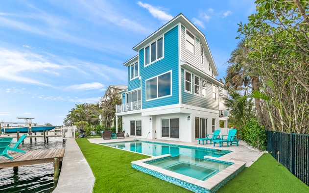 Bayfront Paradise (AMIL)