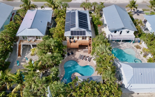 Cabana Breeze 4