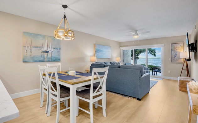 Beach and Bay Getaway at Runaway Bay #139 4