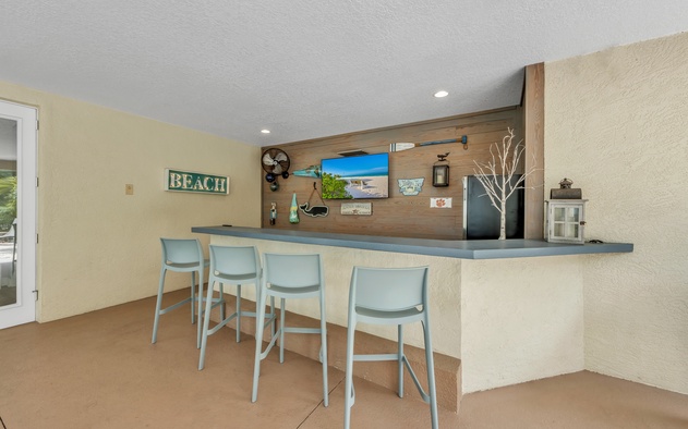 Dolphin House 6