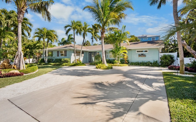 Blue Coral Beach House 5