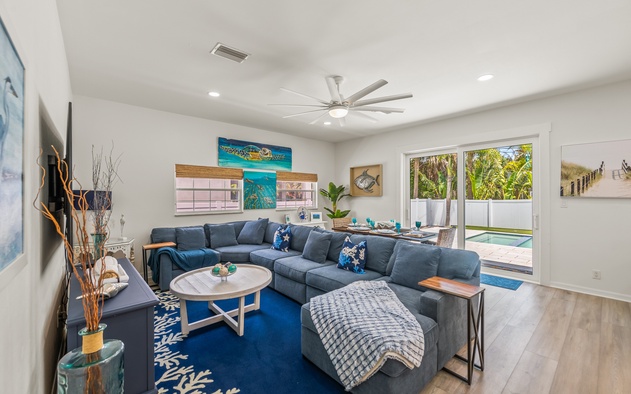 A Charming Beach Cottage on Elm 4