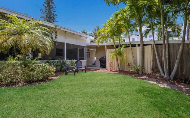 Bo's Beach Bungalow 2