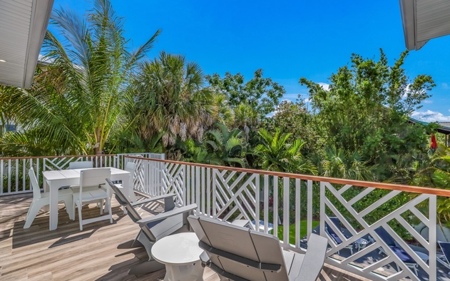 Pelican Paradise 3