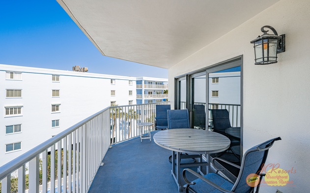 Beach Palms 409 4