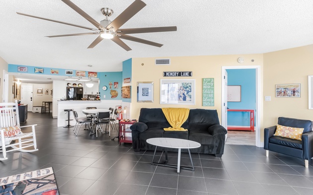 Beach Palms 409 8