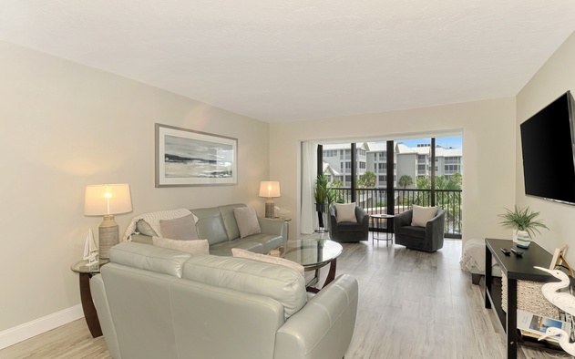 Harbor Towers 317