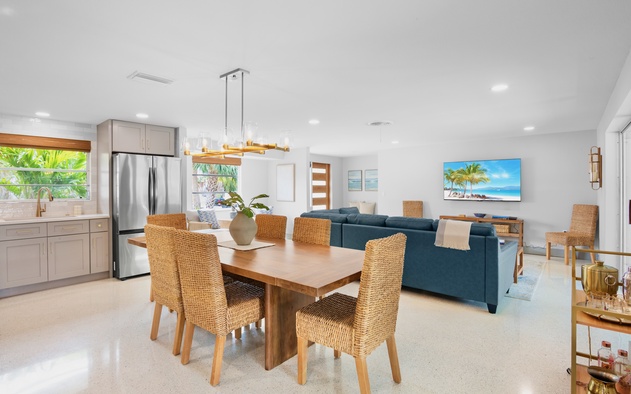 Coastal Charm 7