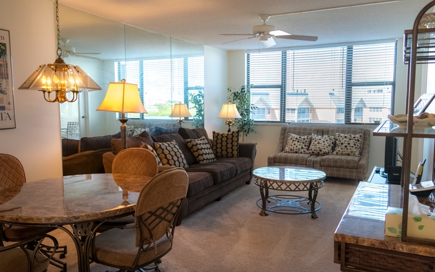 Harbor Towers 614