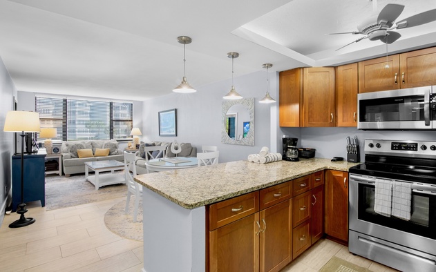 Harbor Towers 212