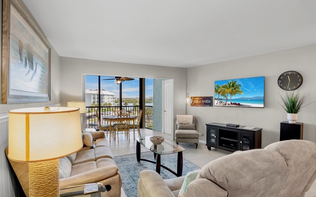 Harbor Towers 415 3