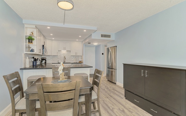 Harbor Towers 312 5