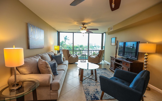 Harbor Towers 520 6