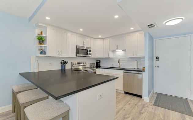 Harbor Towers 312