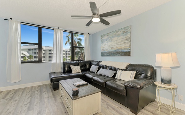 Harbor Towers 312 7