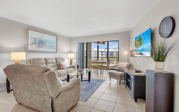 Harbor Towers 415 2