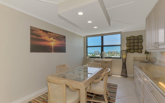 Harbor Towers 628 10
