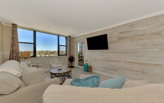 Harbor Towers 624 9