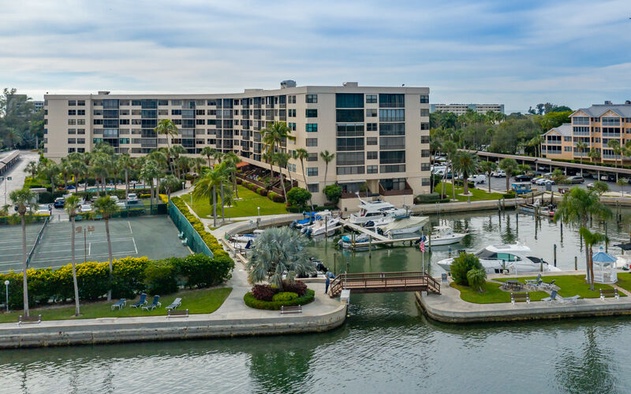 Harbor Towers 514