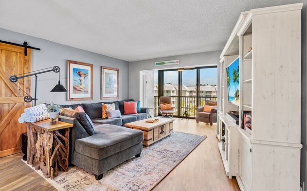 Harbor Towers 515 2