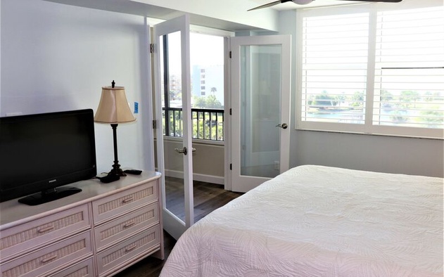 Gulf and Bay Club- C609 8