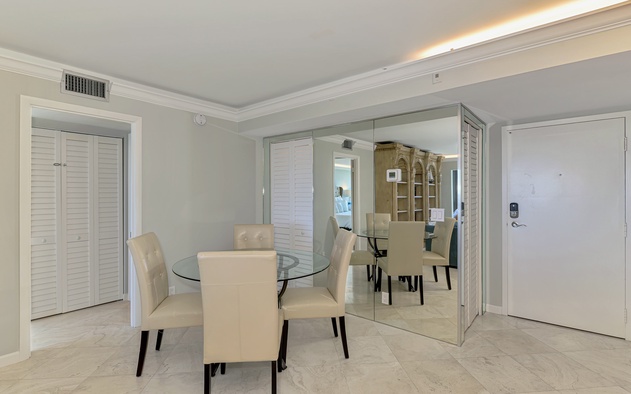 Harbor Towers 530 4