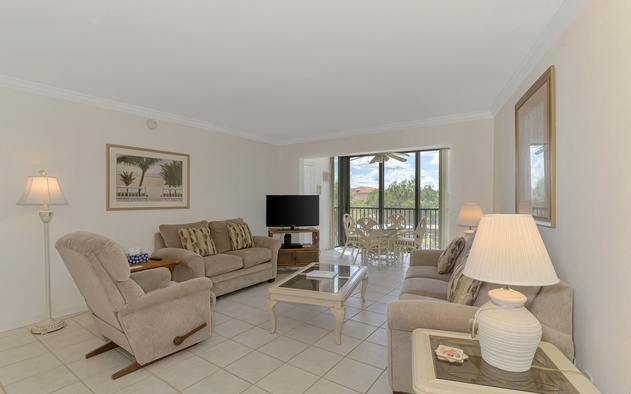 Harbor Towers 302