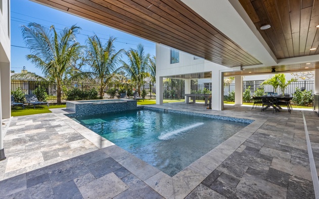 Lido Luxe Estate 2