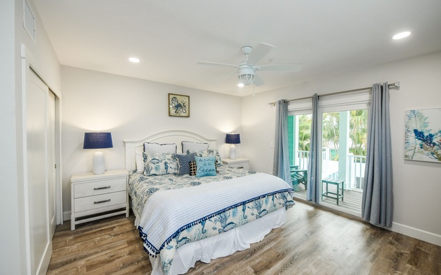 Island Time East 8