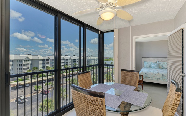 Harbor Towers 611 2