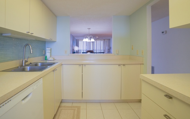 Gulf and Bay Club- E705 4