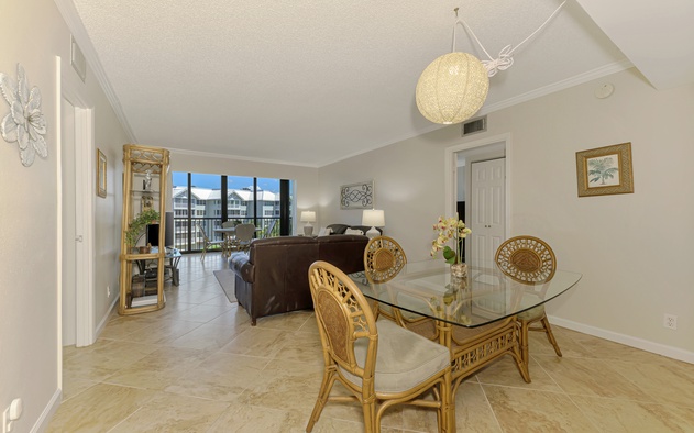 Harbor Towers 410 7