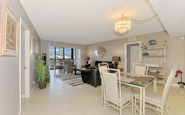 Harbor Towers 611 3