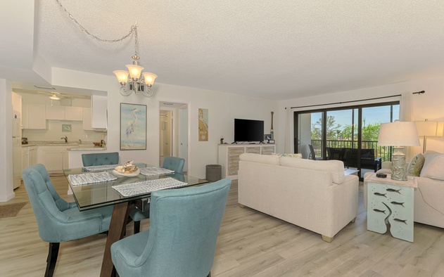 Harbor Towers 322 4