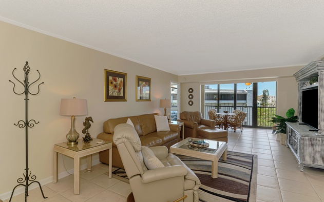Harbor Towers 628