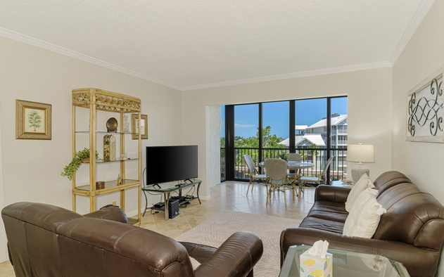 Harbor Towers 410