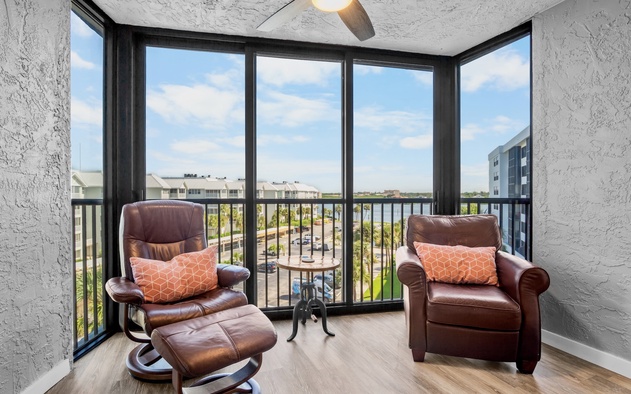 Harbor Towers 515 6