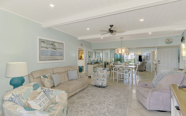 Harbor Towers 722 2